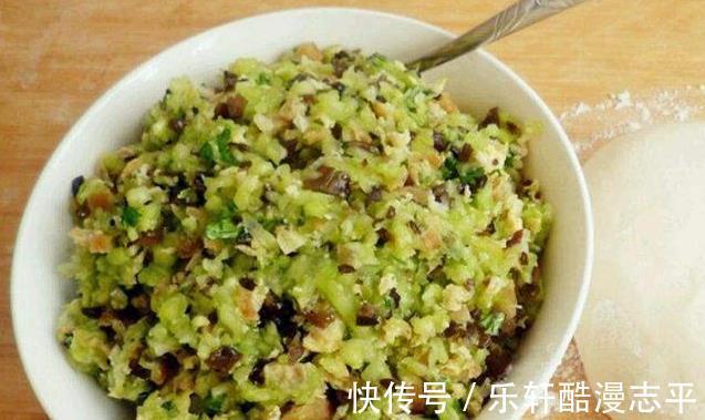 木耳|三伏天,用它包饺子,没肉也好吃,清香不油腻,一周吃五次不嫌烦