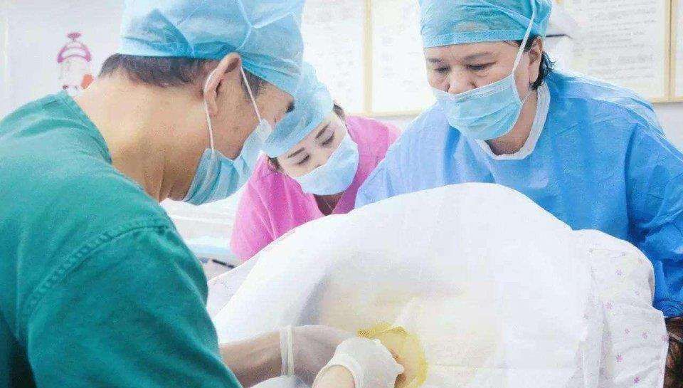 家属|顺产时,为啥大多数产妇不用“无痛分娩”麻醉师说了实话
