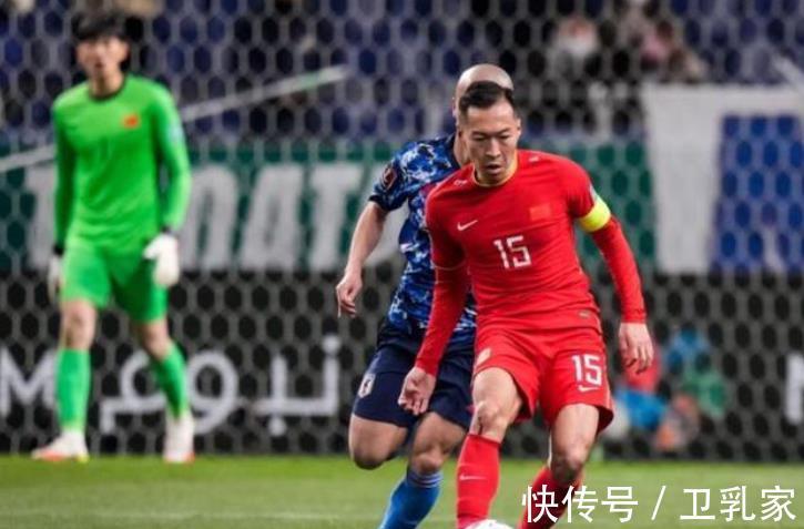 李铁|宽容点吧!国足遭日本双杀,李霄鹏直言负全责,为何球迷还要嘲讽