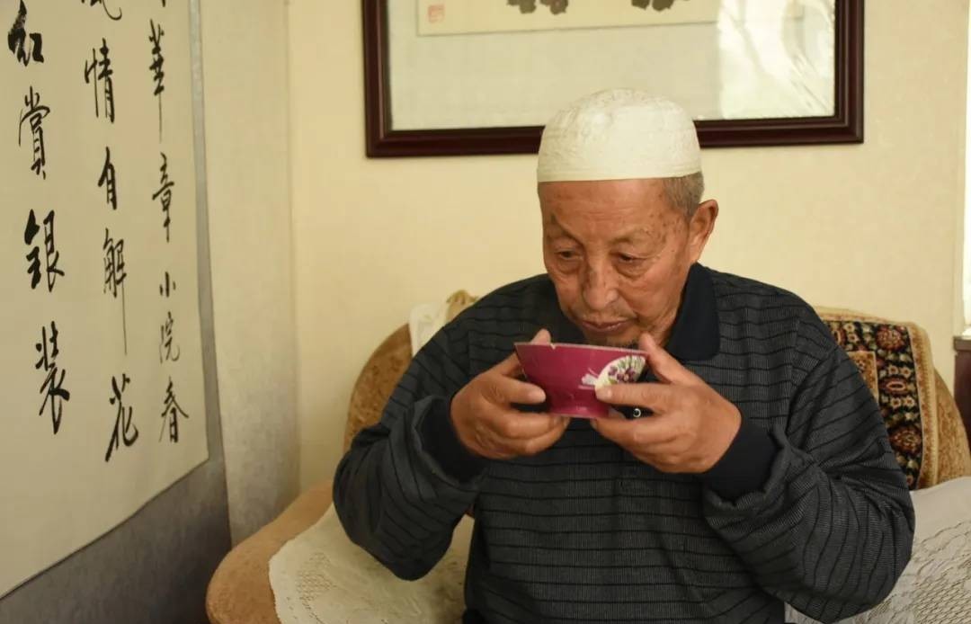 店里的姑娘|洪漠如:熬茶记忆,把回忆藏在味觉里