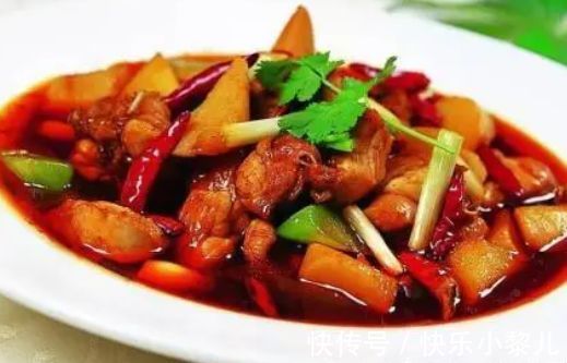 运动|孩子一有时间就运动身材都变好了,多吃特色菜,帮助身体生长