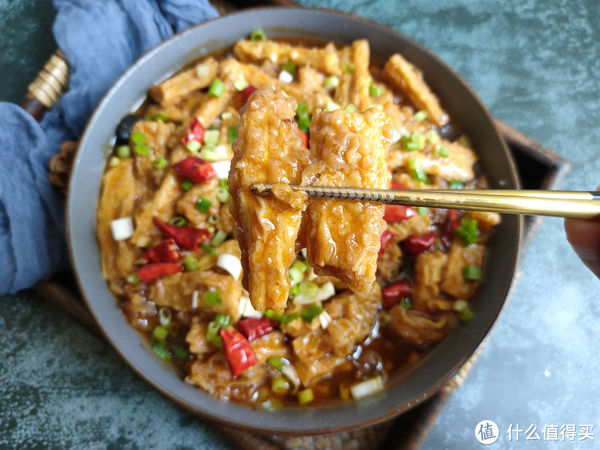 自从学会腐竹这个新做法，我家每周吃三次，麻辣鲜香、解馋又下饭