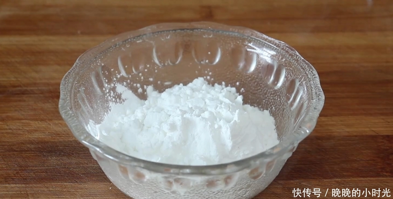 1块豆腐，4个鸡蛋，简单一种做法，成本低比吃肉还解馋