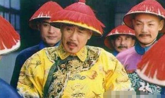 金子|清官退休太穷,装几箱石头“撑脸面”,皇上听说立马下令:换金子