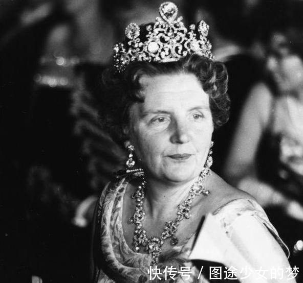 朱莉安娜 相比英国王室的珠宝，荷兰王室的珠宝也不容小觑！冠冕就来头不小