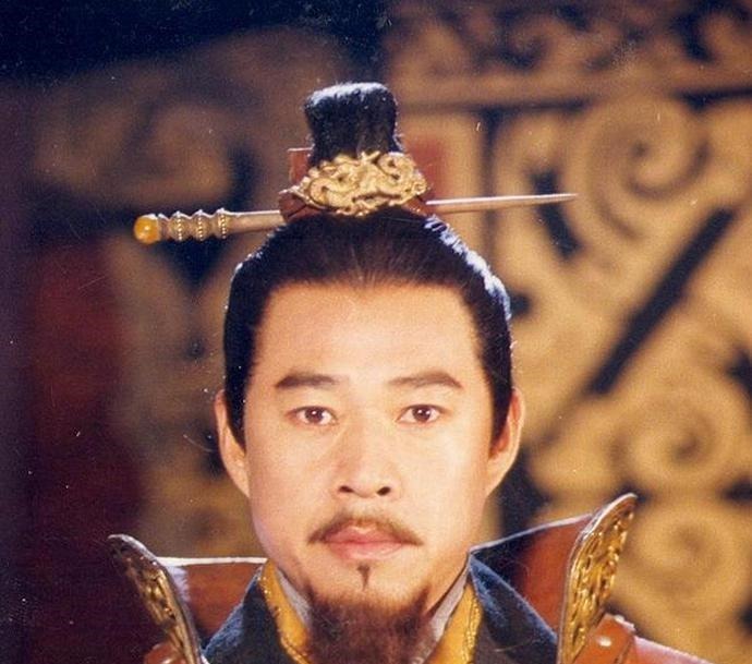 中国的第一个皇帝是秦始皇,第一个被封后