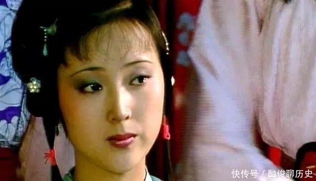 携蝗大嚼图$贾府的媳妇只凤姐口才好?她怼起人连凤姐也得道歉,黛玉只能脸红