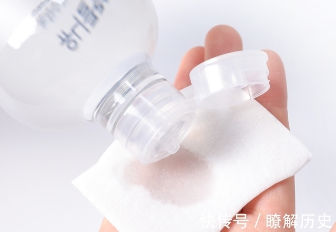 皮肤 护肤时坚持做3件事,护肤品吸收翻倍,1年“嫩”成小姑娘