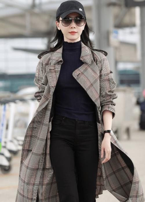 表现力|聪明女人穿大衣就是帅气，看他们穿衣理解，显得格外有范