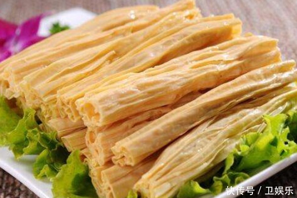 泡腐竹时,别再直接放在水里泡,教你一招快速泡发腐竹