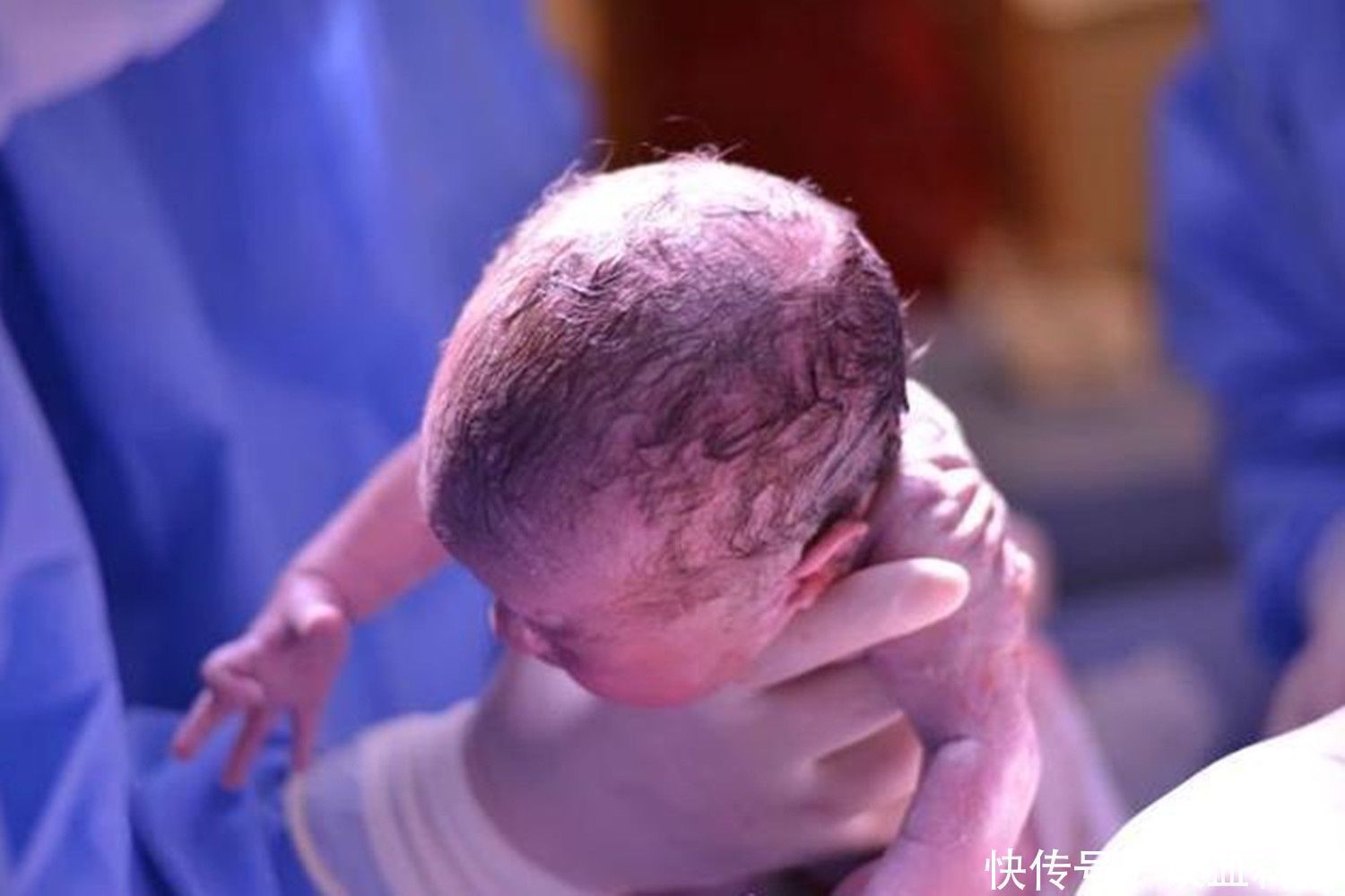 怀孕|娃出生时若有这3种表现，说明“娘胎生活”很滋润，中一条也不错