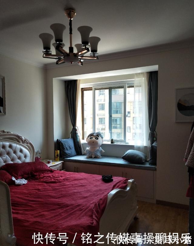 地板|入住新房一年,趁有空给大家晒晒,灰色地板特别好不打扫也没事!