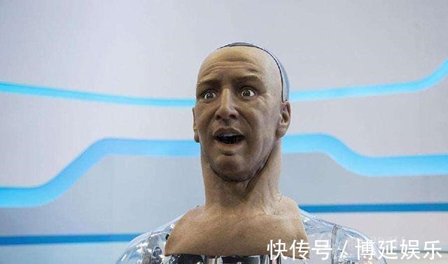 人类|当年扬言我将会摧毁人类的女性机器人索菲亚,如今改成啥样了