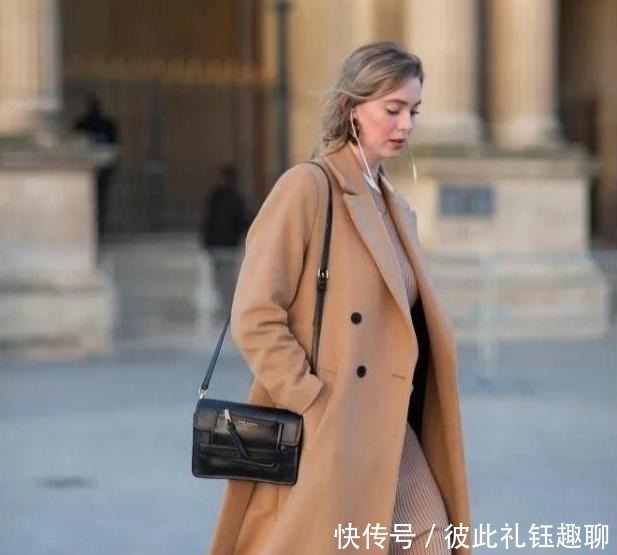 今冬针织单品做内搭穿法很流行,洋气舒适又保暖,时尚减龄显身材