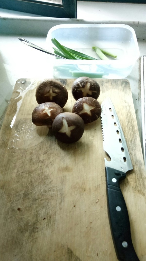 服务员|一家6口去吃火锅,只要锅底还吃了2小时,结账时服务员发现问题