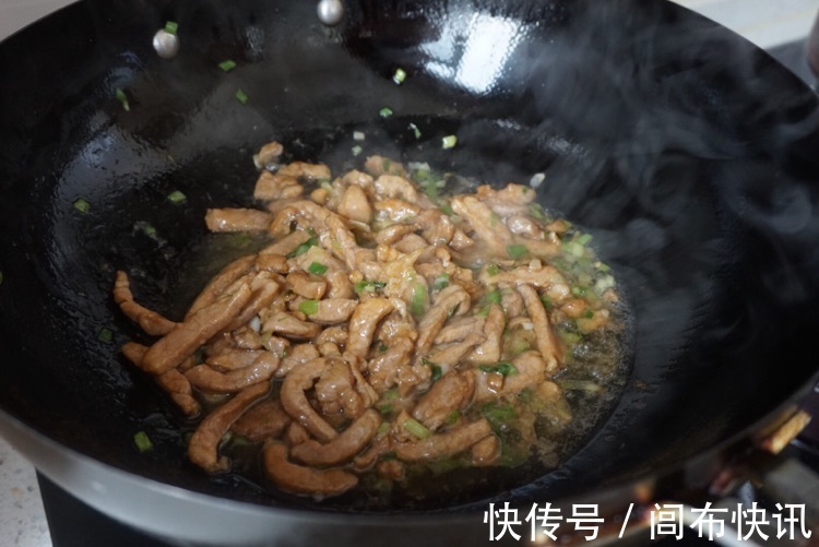 里脊|家常炒菜香菇焖里脊肉,鲜嫩可口,味道浓郁,实在太下饭了