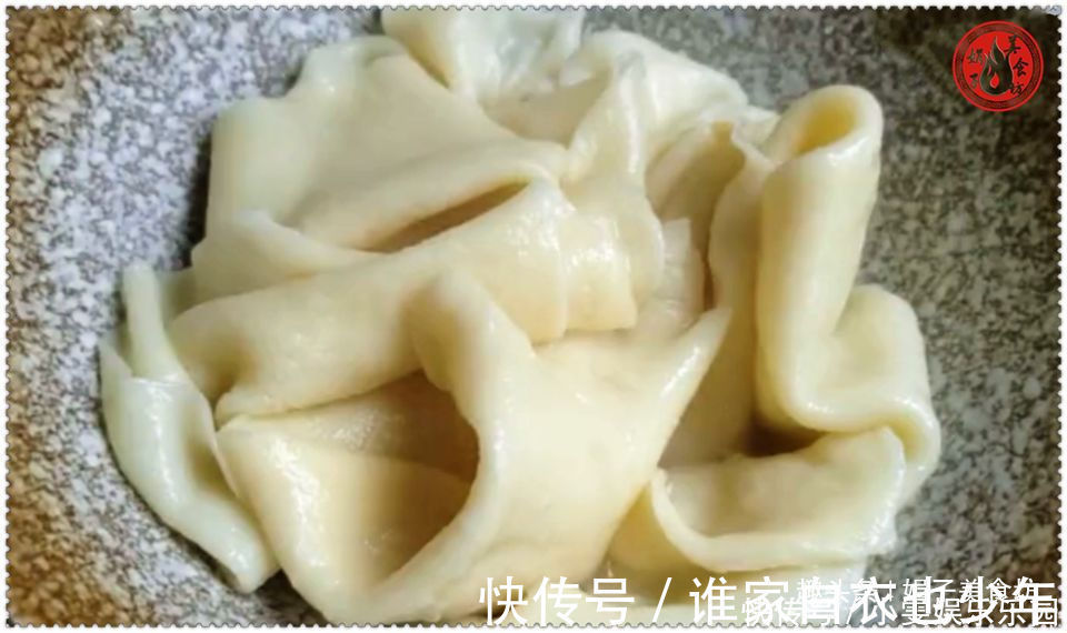 包子|面粉的新吃法，不做包子不做饼，简单一做，我家早餐常吃它