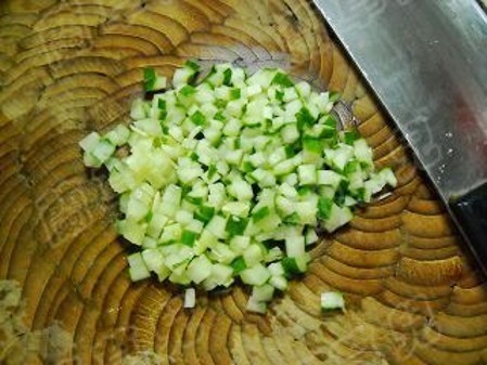 黄瓜别再凉拌了，试试新做法，加两个蛋，美味营养，减肥瘦身！