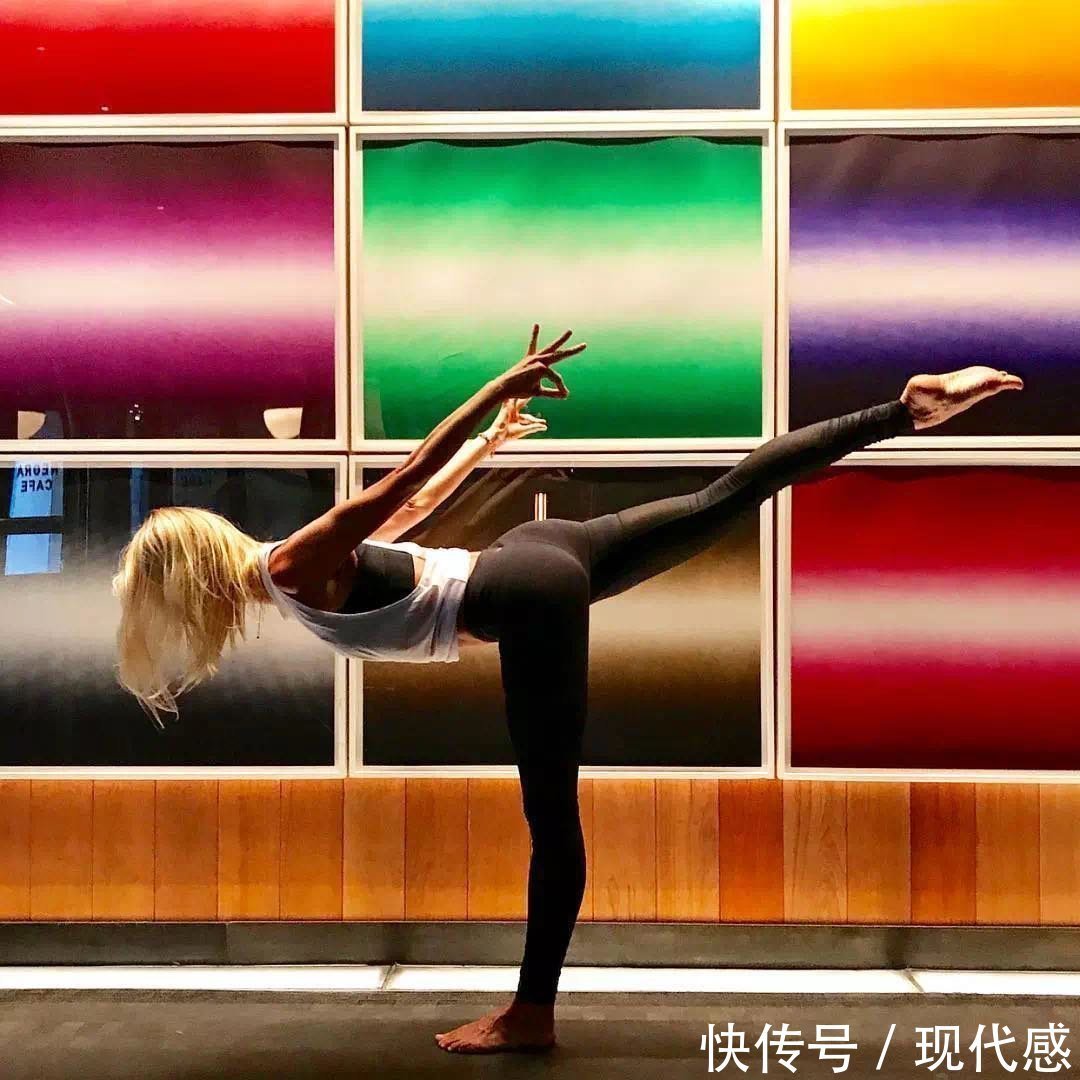 两只脚|练瑜伽分年龄吗？她30岁才开始练瑜伽，却因分享瑜伽照成世界网红