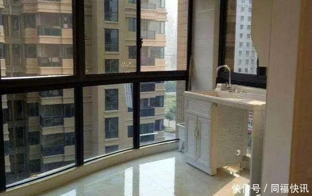 齐家芳芳|越来越多人阳台不装推拉门了，现在都流行这样的，后悔没早点知道