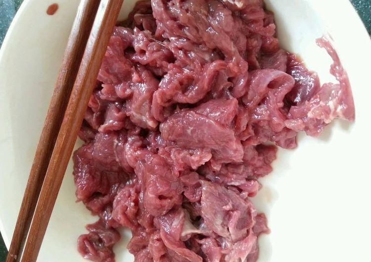不管炒什么肉，不要直接下锅炒，炒之前多加两个步骤，鲜嫩没腥味