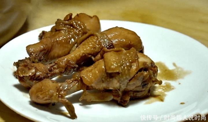 把鸡腿腌|立秋后,多给家人吃此肉,腌一腌煮一煮,鲜嫩多汁,好吃不油腻