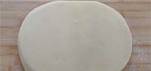 2.不要做得太大了，外边酥得直掉渣，吃着更香甜，真过瘾