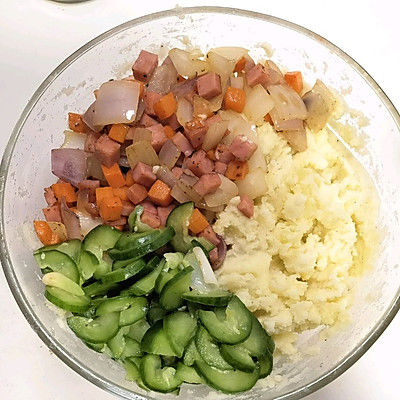 腌黄瓜|火腿土豆沙拉