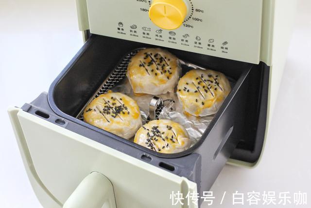 老婆饼|解锁手抓饼新吃法，包入紫薯馅，外皮酥脆内馅香甜，简单零失败！