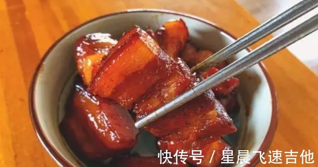 油亮亮|做红烧肉，炖前多做2步，出锅后色泽红亮，香而不腻，教您做法！