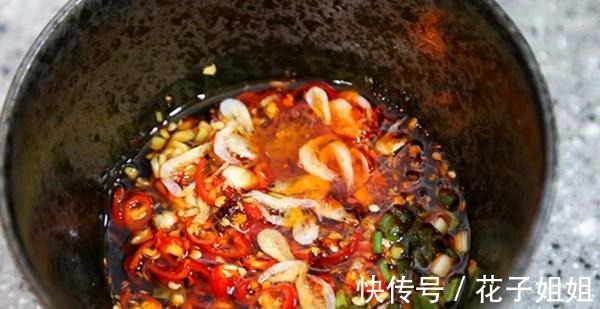 搅拌均匀|夏天，用它包饺子最香，还不用花钱，农村多到吃不完，比韭菜馅鲜！