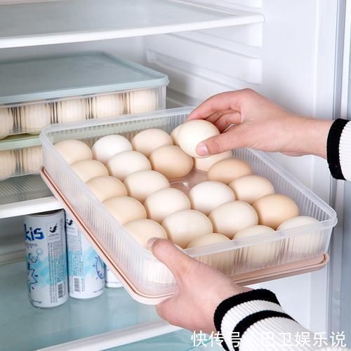 建议每个家庭不管厨房大小,灶台都放上此小物,干净整洁省空间