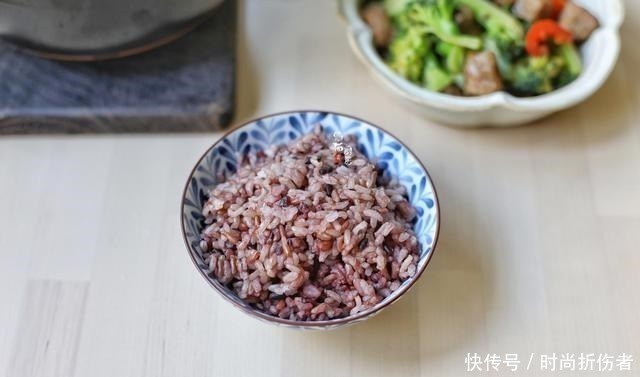杂粮|打工人一家三口的晚餐,2荤1素1汤,朋友粗细结合,幸福感满满