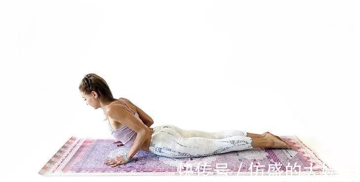 轮式|解锁瑜伽轮式并不难，先将这套序列练上半个月