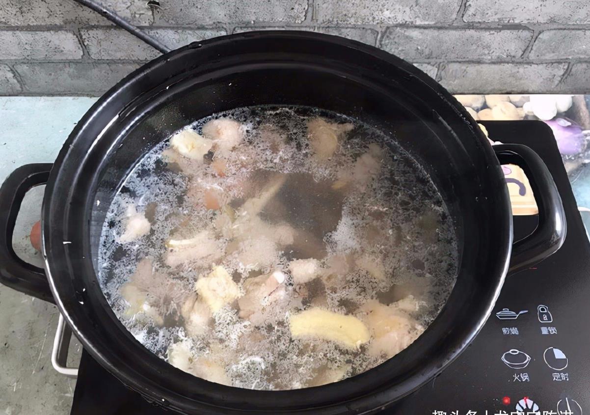 桂圆干|入秋宜温补,煮鸡汤加一点它,汤鲜味美补气血,女人多喝气色好