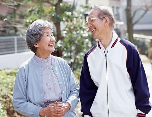 发病率|60岁后，体重应该保持在多少才健康？老年人应该怎样控制体重？