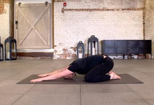 背部|膝盖疼怎么办？10个瑜伽保养动作，缓解疼痛、稳固关节！