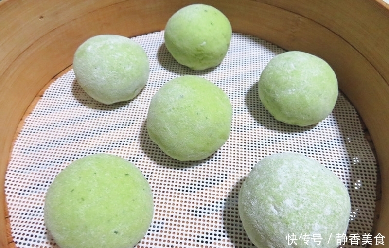 蒸馒头用它和面,不光营养丰富,还有蔬菜的清香,一次多吃两个!