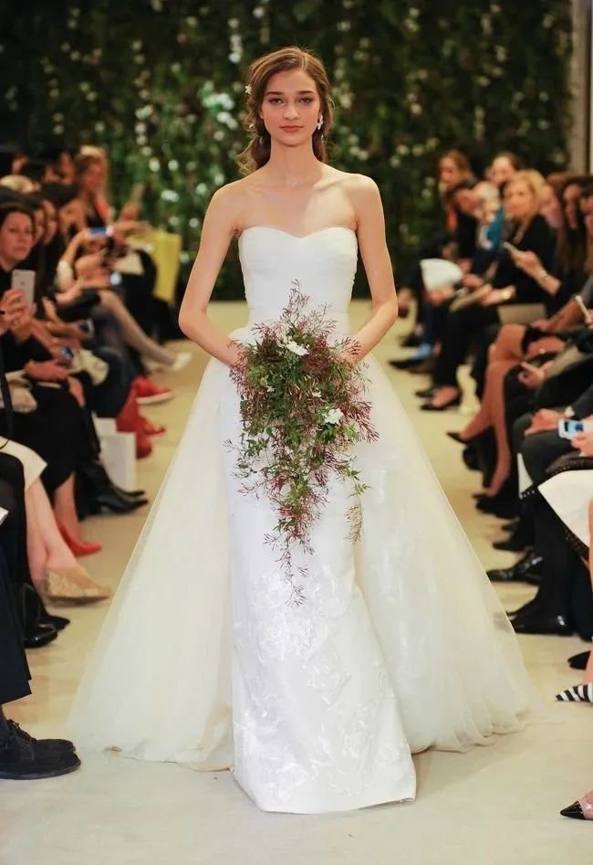  穿一辈子白衬衫是种什么体验？答：引领时髦|GirlCrush | 引领