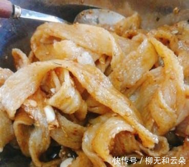 香辣牛筋面健康又美味 让我们一起动手做起来!