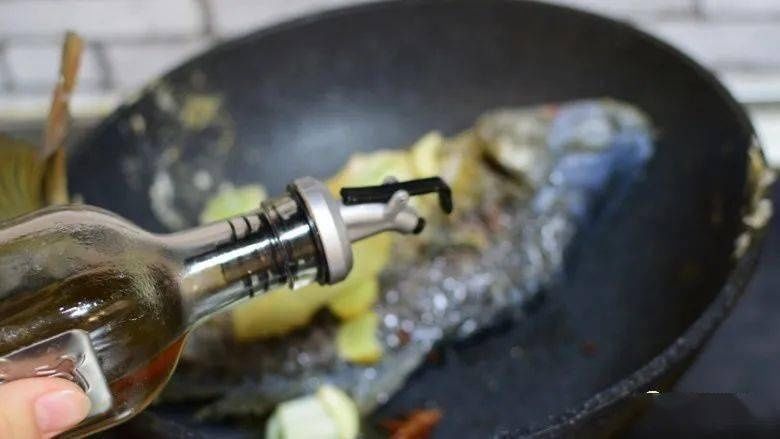 9道炖鱼的做法，冬日来一锅，吃完全身暖暖的！