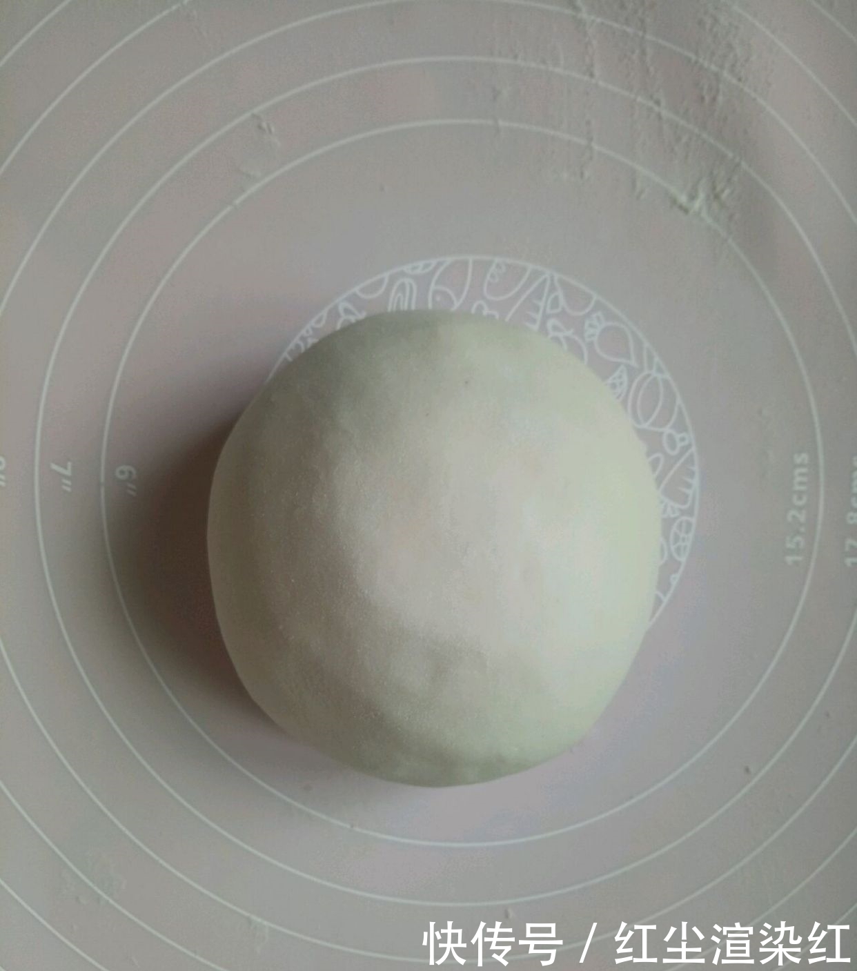 过年了要蒸馒头，别只会加酵母，多放这两样，暄软起皮，比面包香