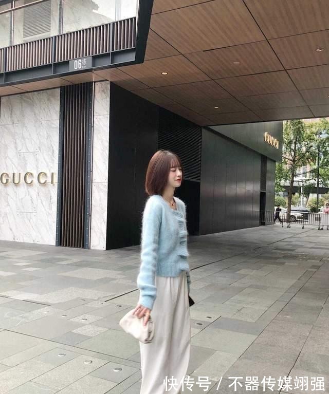 显高显瘦|普通人的“高级穿法”，粉色衬衫配白色阔腿裤，显高显瘦还洋气