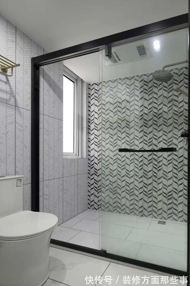 三居室|128平的现代北欧风三居室,深色调的设计也非常好看!