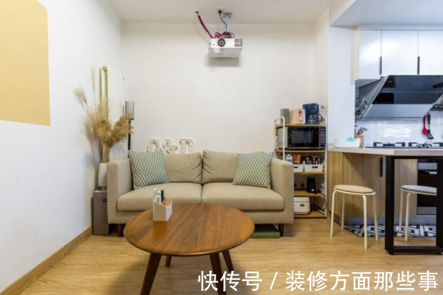 收纳|90平现代简约三居室，门口玄关设计温馨实用