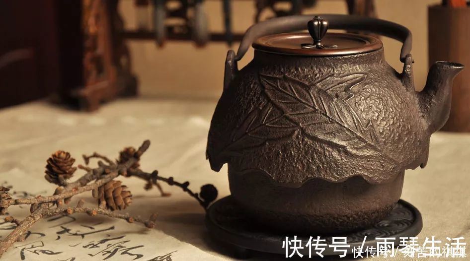 红茶|喝茶,一分钟解渴,一小时休闲,一个月健康,一生长寿