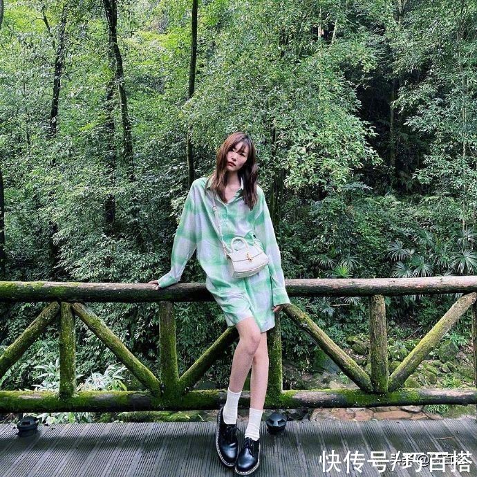 舒服|“刘雯出街，必属精品”，最近八套私服穿搭，真的是舒服又好看