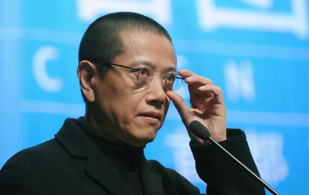 央美!央美95高分的一张破画,陈丹青把它看成宝贝,画中内涵信息太多