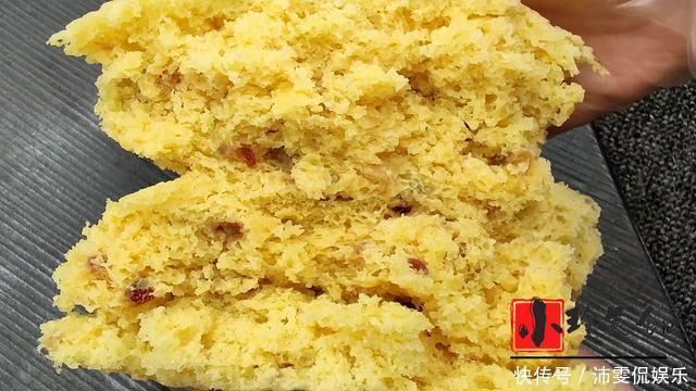 做成|小米加上一袋牛奶,做成小米糕,养胃易消化,暄软香甜,真好吃