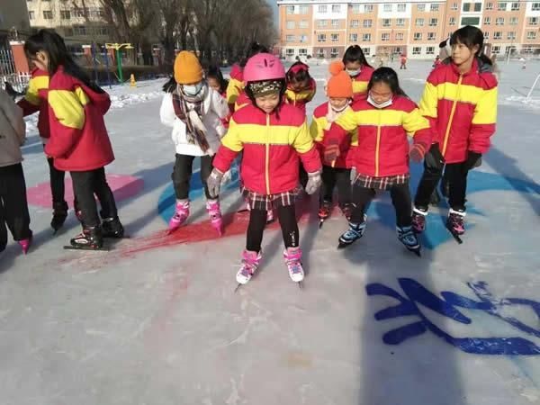 东华小学：【东华?华彩】乐享冬趣，载梦冰雪（图）